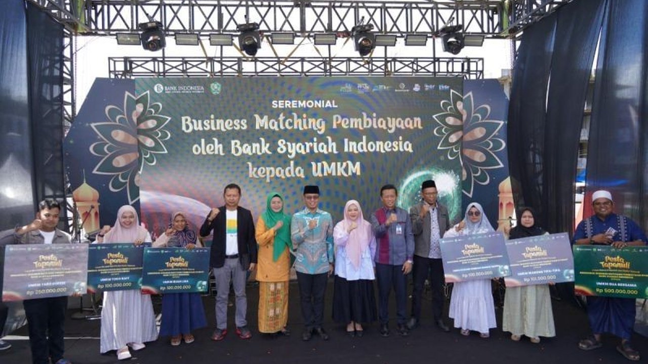 Pekan Ekonomi Syariah dan Digital (Pesta) Tapanuli 2025 sukses mencatatkan total transaksi Rp400 juta, mendorong pertumbuhan UMKM dan ekonomi syariah di Sumatera Utara.