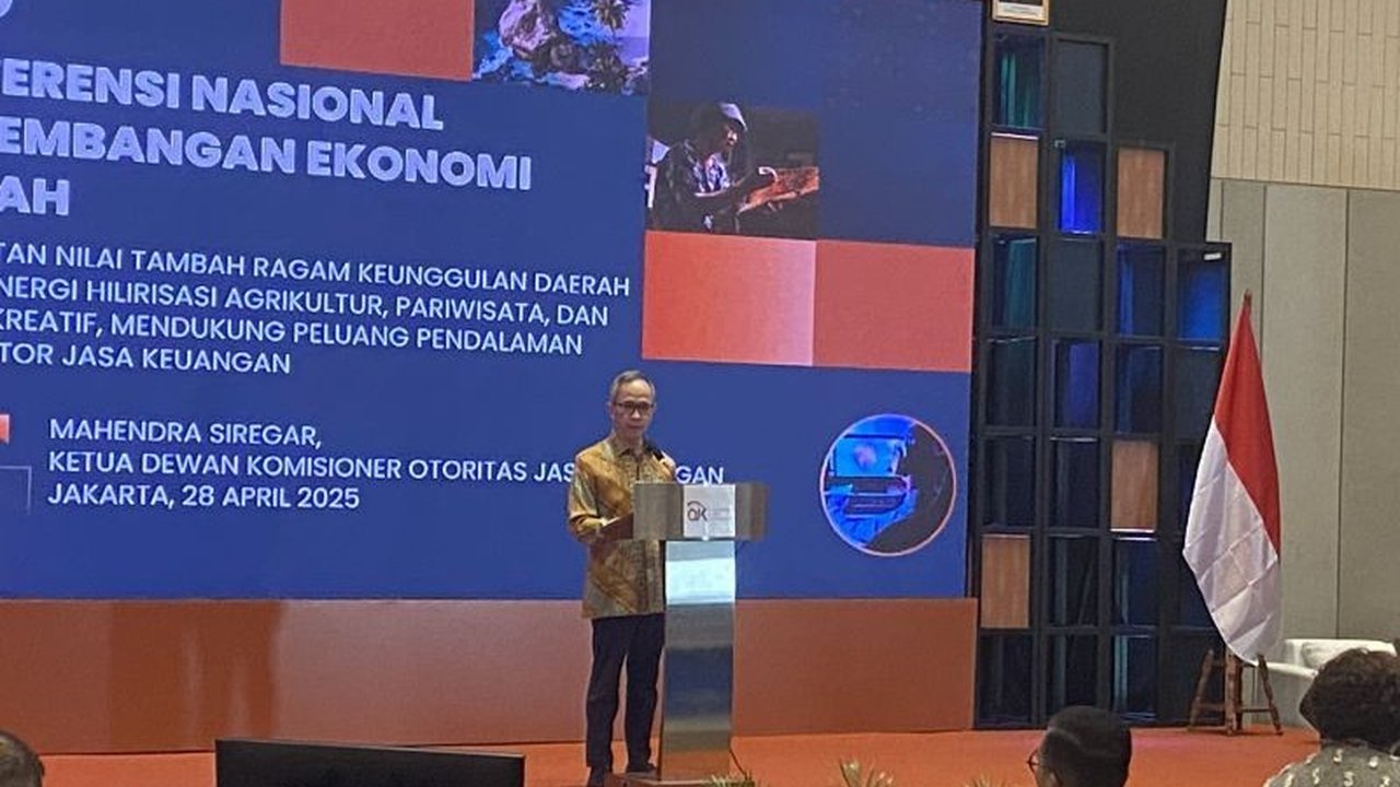 Ketua Dewan Komisioner OJK, Mahendra Siregar, mendorong diversifikasi motor pertumbuhan ekonomi Indonesia agar tidak hanya bergantung pada ekonomi global yang tengah melambat.