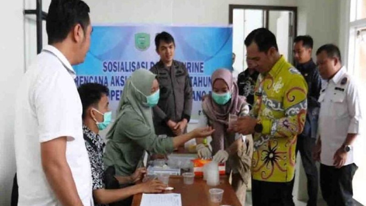 Pemerintah Kabupaten Pulang Pisau, Kalimantan Tengah, melakukan tes urine mendadak kepada ASN untuk mencegah penyalahgunaan narkoba dan memberikan contoh kepemimpinan yang bersih.