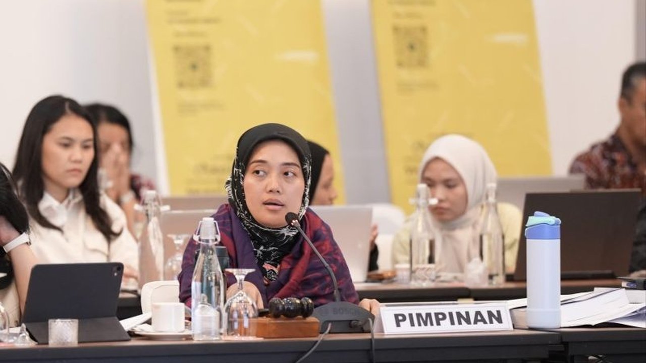 Komisi VII DPR mendorong penguatan industri alat kesehatan dalam negeri untuk meningkatkan kemandirian bangsa, menarik investasi, dan menciptakan lapangan kerja baru, ditandai dengan peluncuran produk USG lokal.