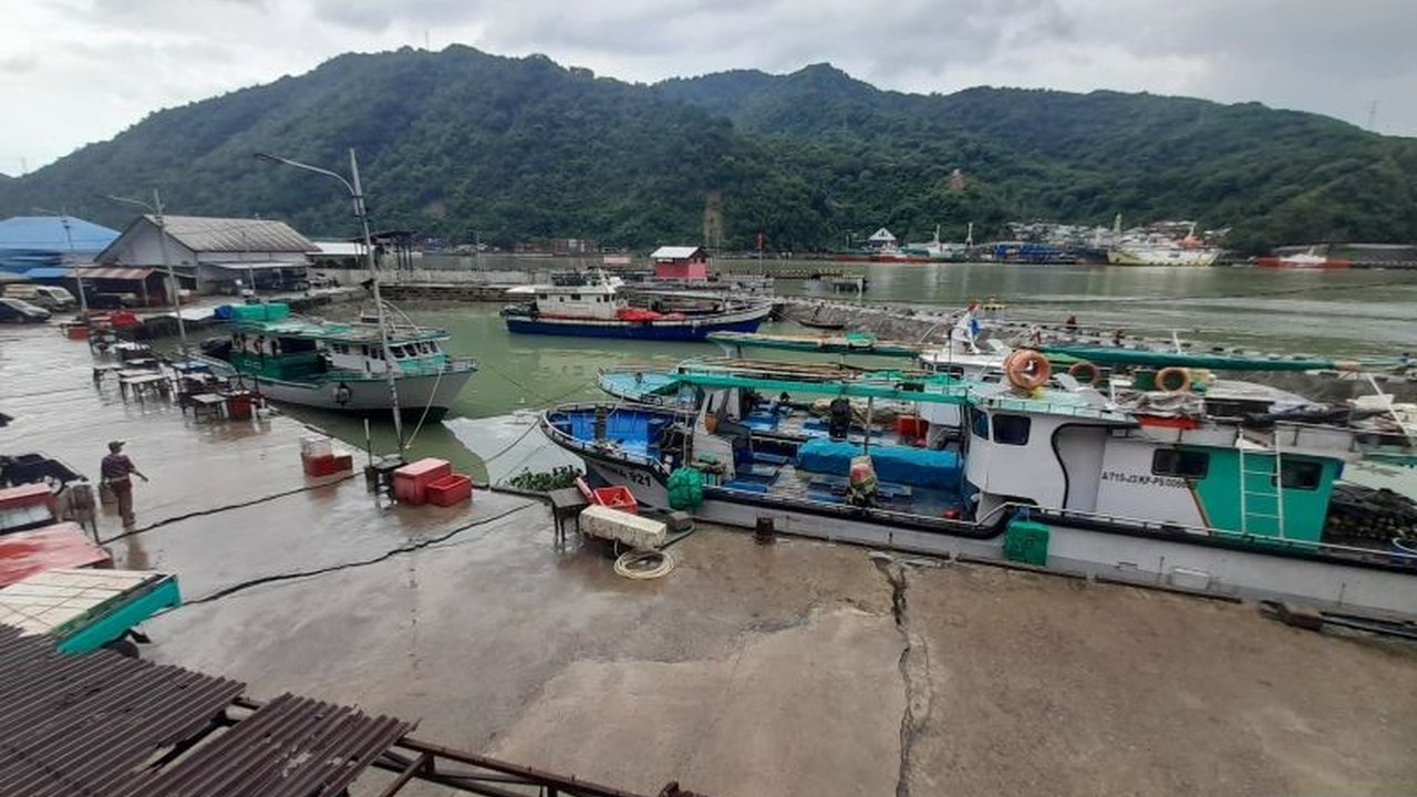 Pemerintah Provinsi Gorontalo akan menata ulang Pelabuhan Pendaratan Ikan (PPI) dan Tempat Pelelangan Ikan (TPI) Tenda dengan merelokasi pedagang eceran dan bahan pokok untuk mengembalikan fungsi utama kawasan tersebut.
