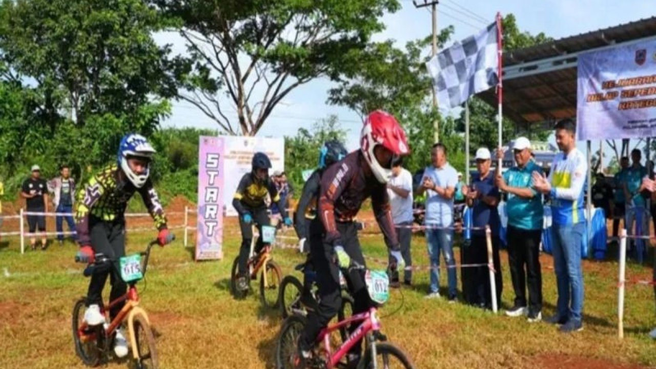 Kabupaten Tanah Laut, Kalimantan Selatan, akan menjadi tuan rumah Kejurprov BMX Kalsel 2025, menjadi ajang pencarian bibit atlet berbakat untuk Kejurnas di Yogyakarta.