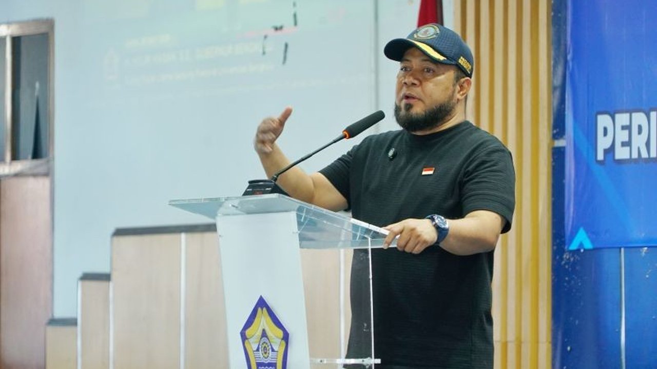 Gubernur Bengkulu, Helmi Hasan, umumkan rencana penangkapan dan pelatihan disiplin bagi anak-anak nakal di Provinsi Bengkulu oleh TNI-Polri untuk membangun karakter dan masa depan mereka.