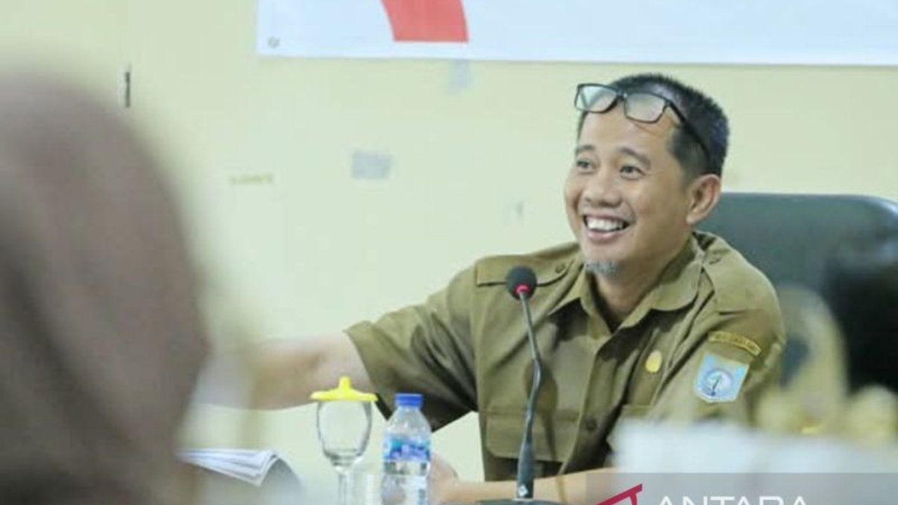 Pemerintah Kabupaten Bangka Barat bekali pengelola Perpusdes dengan literasi digital untuk menangkal hoaks dan tingkatkan kualitas SDM.