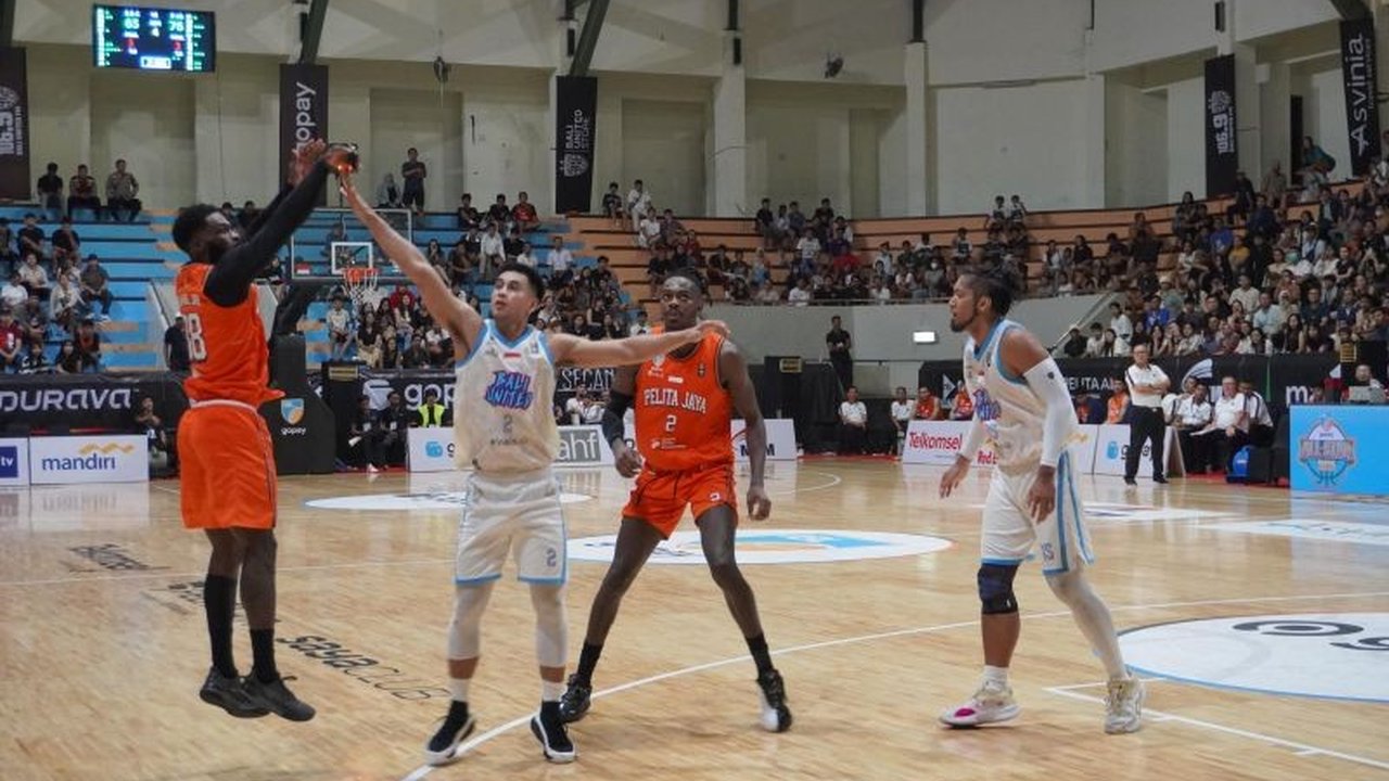 Pelita Jaya berhasil unggul atas Bali United dengan skor 83-74 pada laga IBL pekan ke-13 di GOR Purna Krida, Badung, Bali, Senin malam, menambah catatan kemenangan mereka.