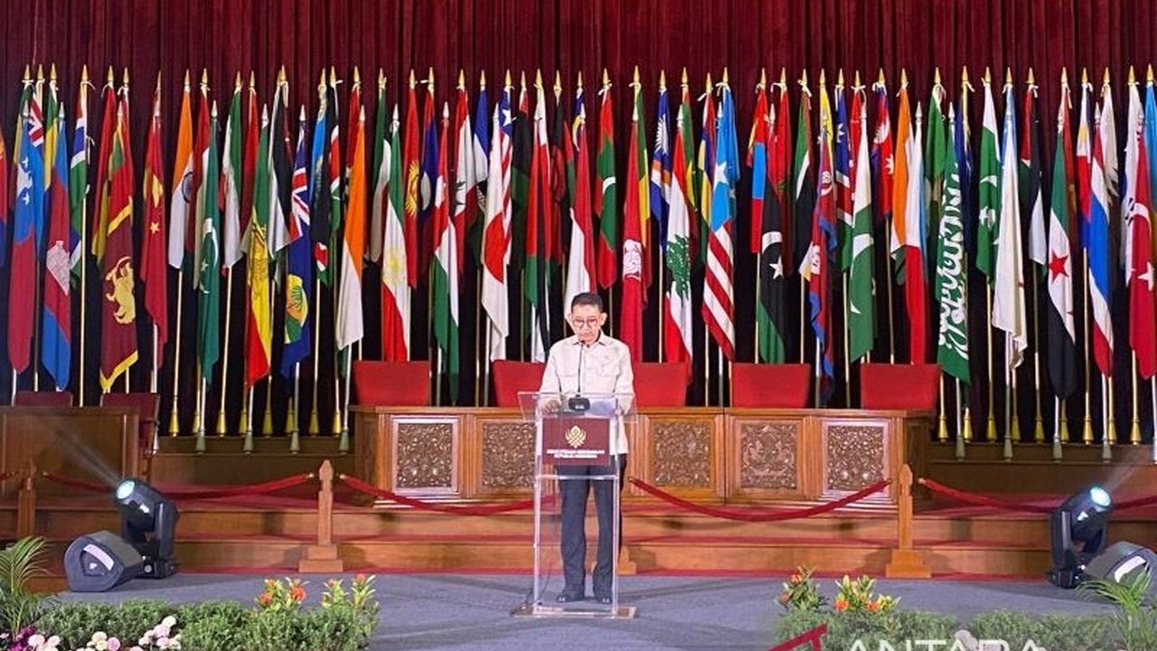 Menteri Kebudayaan Fadli Zon mengajak masyarakat untuk memandang Gedung Merdeka sebagai jantung sejarah Indonesia, mengingat perannya yang krusial dalam Konferensi Asia Afrika dan perjuangan melawan kolonialisme.