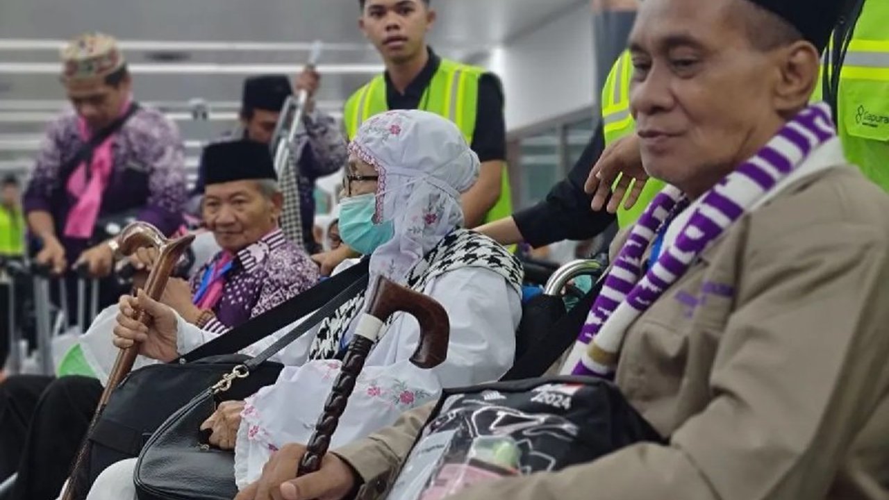 Kementerian Kesehatan (Kemenkes) menekankan peran penting keluarga dan KBIH dalam mengatur jadwal ibadah haji yang fleksibel bagi jamaah lansia agar tetap nyaman dan sehat selama menjalankan ibadah haji.