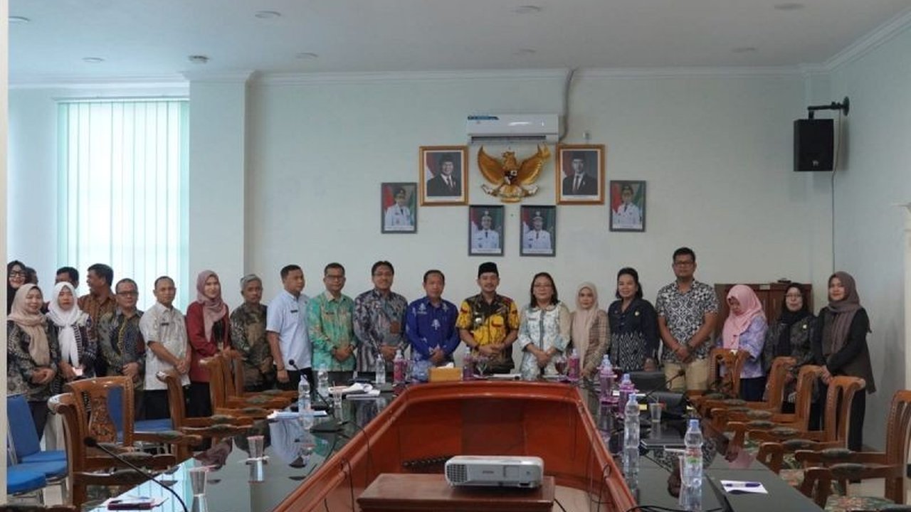 Wali Kota Tebing Tinggi, Iman Saragih, menekankan pentingnya sinergi dalam pembentukan Koperasi Merah Putih di seluruh kelurahan, selaras dengan Inpres Nomor 9 Tahun 2025.