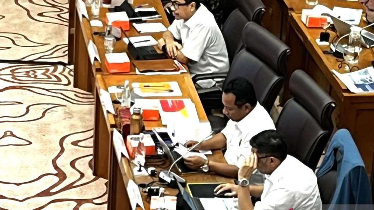 Pemerintah berencana meningkatkan penggunaan LNG untuk memenuhi kebutuhan gas bumi nasional yang terus meningkat hingga 2035, guna mengatasi defisit pasokan yang diprediksi terjadi mulai 2025.