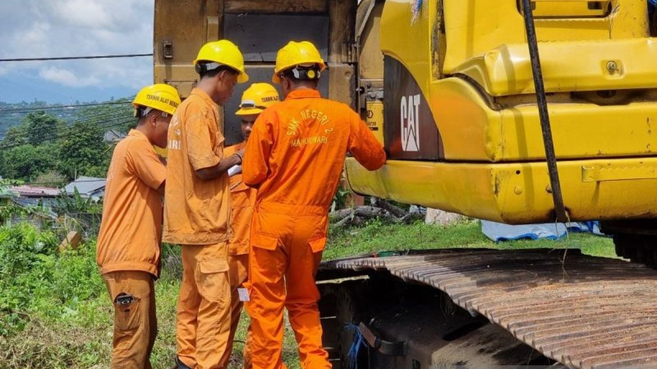 Sebanyak 413 siswa SMK Negeri 2 Manokwari mengikuti sertifikasi uji kompetensi selama tiga hari, sebagai puncak asesmen kompetensi berbasis Kurikulum Merdeka.