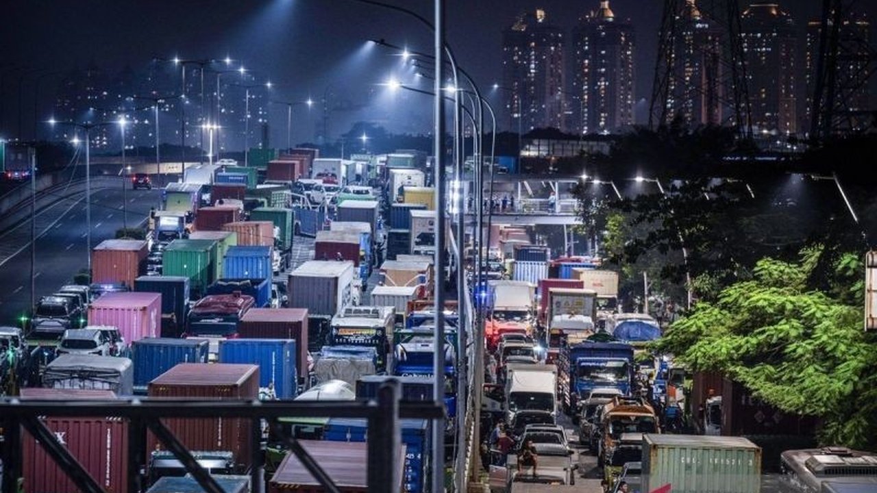 Anggota DPR Nurwayah mendesak perbaikan manajemen NPCT 1 dan sinergi antar lembaga untuk mencegah terulangnya kemacetan parah di Pelabuhan Tanjung Priok yang berdampak pada produktivitas dan kenyamanan warga.