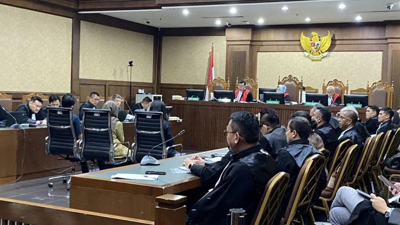 Istri dan anak mantan pejabat Mahkamah Agung, Zarof Ricar, mengaku tidak mengetahui asal-usul uang Rp1 triliun dan emas 51 kg yang disita Kejaksaan Agung.