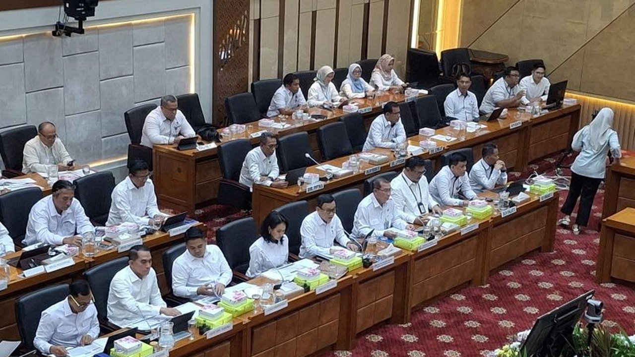 Menteri P2MI, Abdul Kadir Karding, tegaskan pentingnya jaminan perlindungan bagi PMI sebelum pencabutan moratorium penempatan ke Arab Saudi yang telah berlangsung sejak 2011.