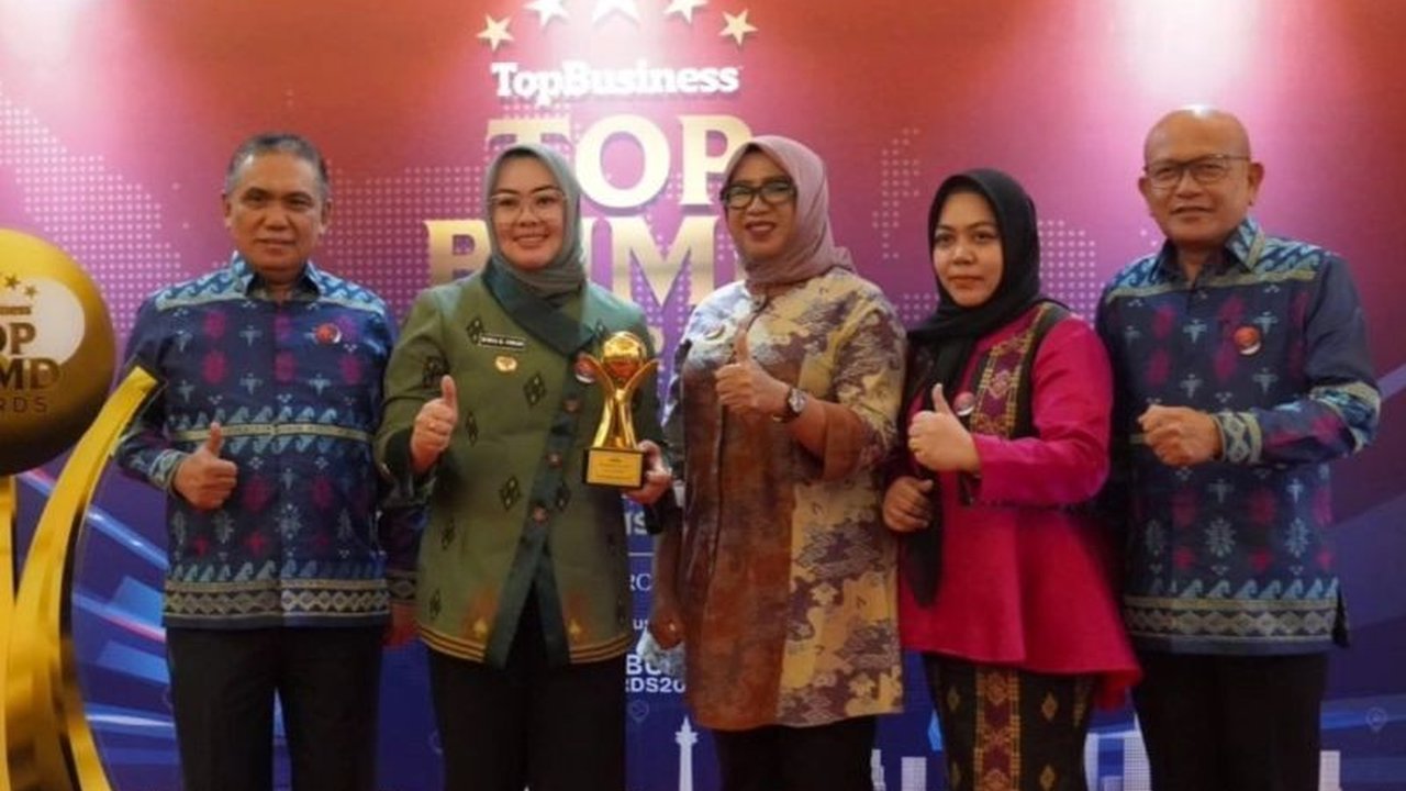 Wali Kota Kendari Raih Penghargaan Top Pembina BUMD Award 2025