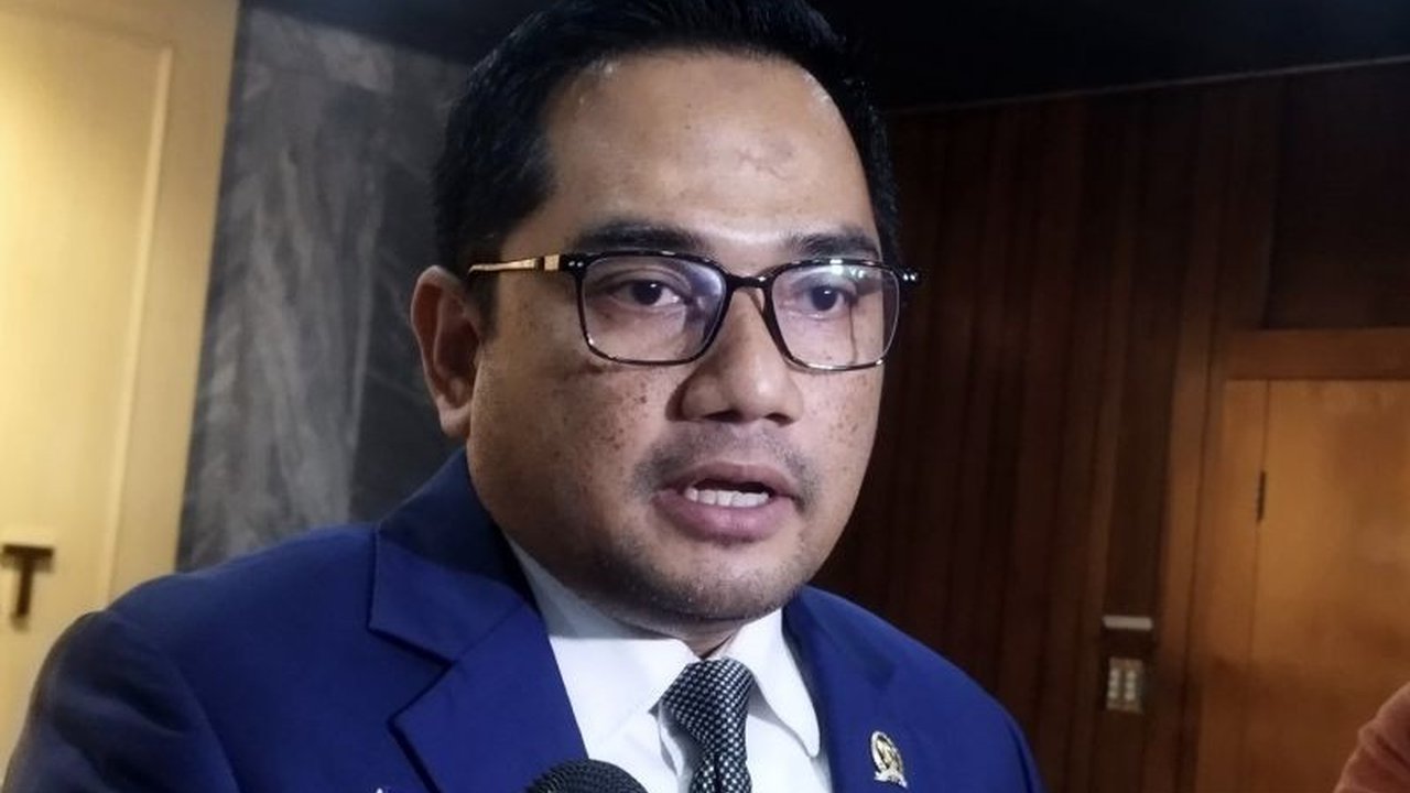 Komisi II DPR RI akan membahas RUU ASN yang ditugaskan Baleg, dengan fokus utama pada sistem meritokrasi yang merata dan netralitas ASN dalam pemilu.