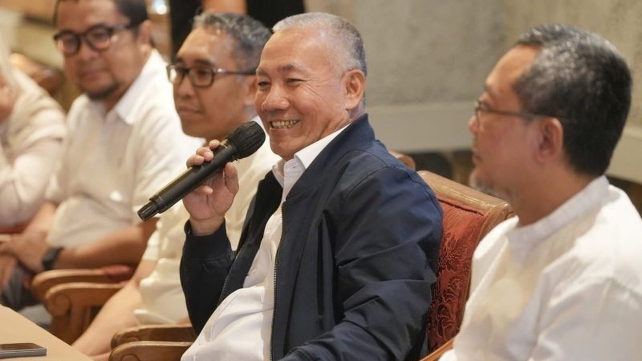 Direktur Utama PGN memprediksi defisit gas bumi nasional pada 2025-2035 akibat penurunan produksi alami dan kurangnya temuan cadangan baru, terutama di Sumatera dan Jawa.