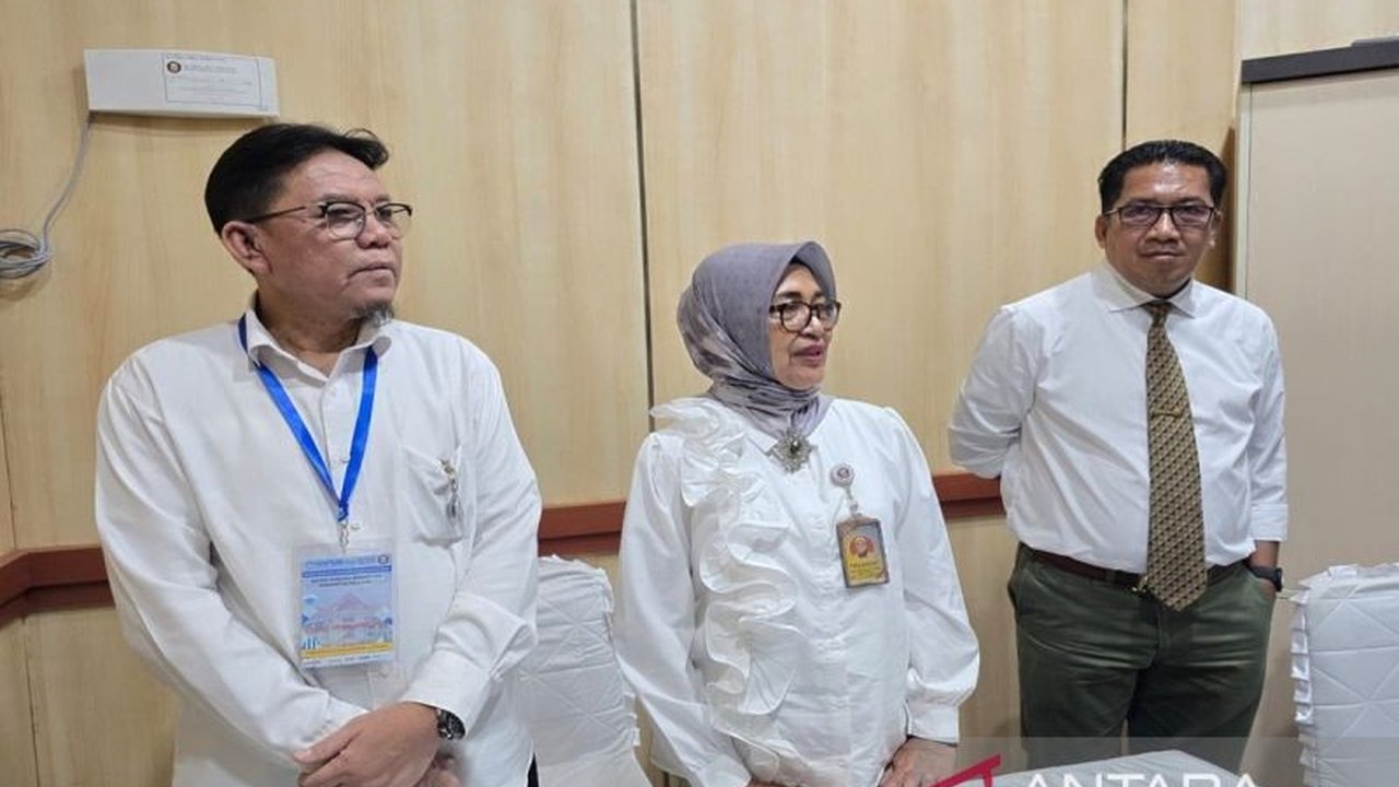 Pendaftaran bakal calon Rektor Universitas Halu Oleo (UHO) periode 2025-2029 telah resmi ditutup dengan enam kandidat yang siap berkompetisi untuk memimpin perguruan tinggi terbesar di Kendari.