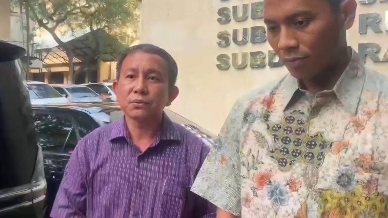 Keluarga Kenzha Erza Walewangko, mahasiswa UKI yang meninggal, mendatangi Polda Metro Jaya dengan saksi dan bukti baru, mendesak pengungkapan kasus tewasnya Kenzha.