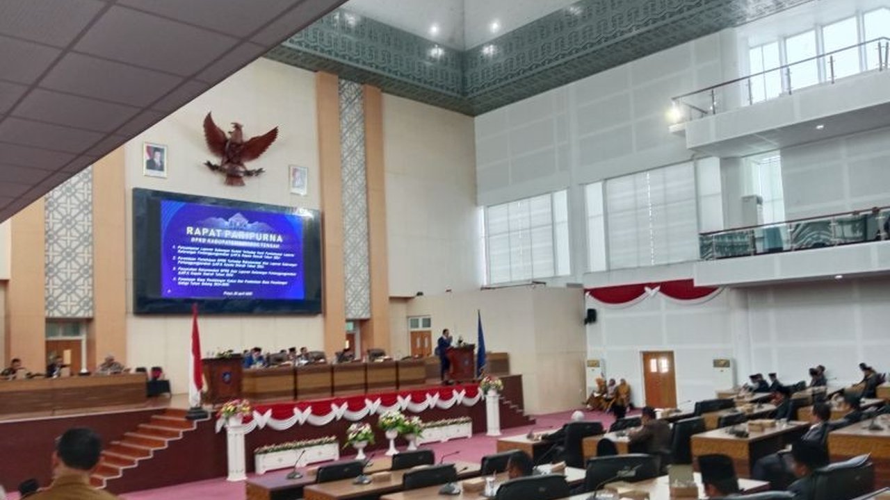 DPRD Lombok Tengah memberikan 203 rekomendasi kepada Pemda, meliputi optimalisasi kinerja ASN, pengelolaan anggaran, dan penegakan hukum daerah, berdasarkan hasil LKPJ 2024.