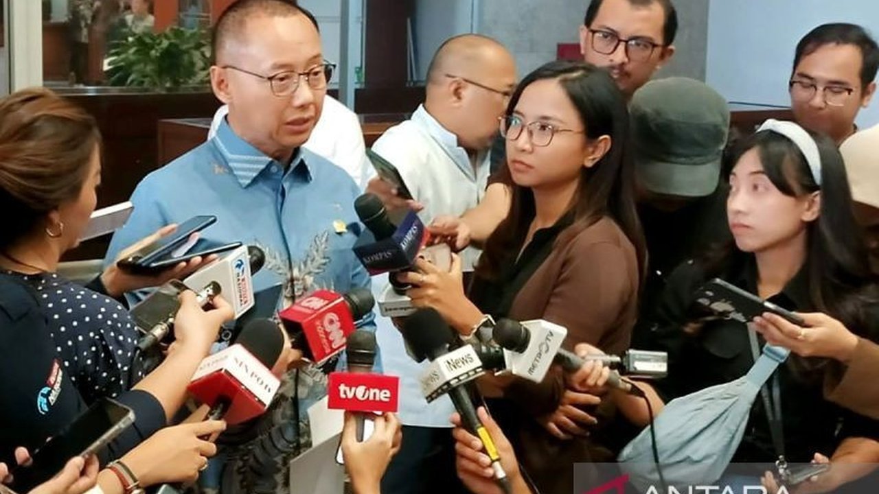 Wakil Ketua MPR Eddy Soeparno mendukung revisi UU Ormas untuk mempercepat pembubaran organisasi kemasyarakatan yang bermasalah dan mengganggu ketertiban umum.