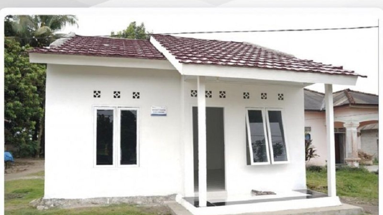 PT Timah menyerahkan 33 rumah layak huni kepada masyarakat kurang mampu di Bangka Belitung dan Kepulauan Riau pada tahun 2024 sebagai wujud komitmen perusahaan dalam pengentasan kemiskinan.