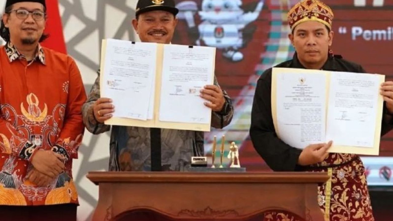 KPU dan Bawaslu Kota Madiun kembalikan sisa dana hibah Pilkada 2024 senilai total Rp7,51 miliar ke kas daerah, setelah digunakan untuk berbagai keperluan operasional dan administrasi.