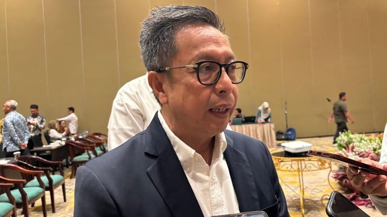 Kementerian Lingkungan Hidup (KLH) mendorong pengelola jalan tol untuk berpartisipasi dalam Program Penilaian Peringkat Kinerja Perusahaan (PROPER) guna meningkatkan kinerja lingkungan dan mengurangi pencemaran udara.