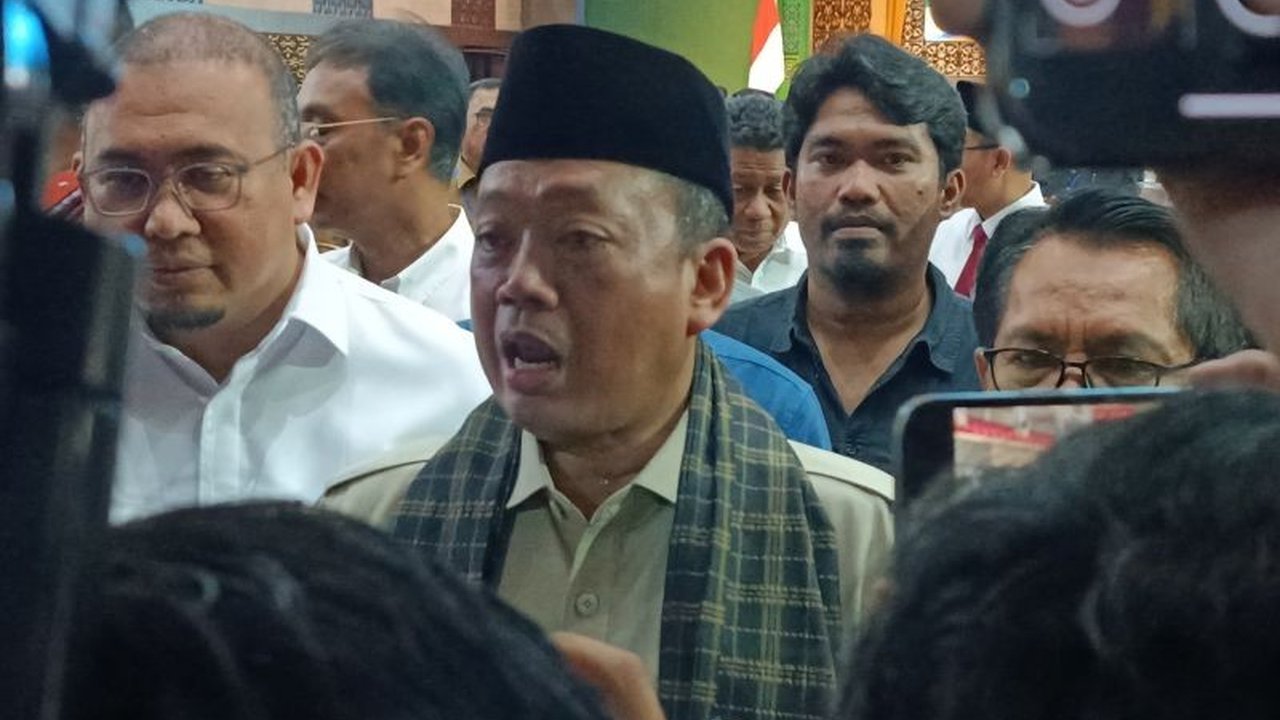 Menteri ATR/BPN Nusron Wahid mengungkapkan baru 10 bidang tanah ulayat di Sumatera Barat yang bersertifikat, dan berkomitmen untuk menyelesaikan sertifikasi seluruhnya pada tahun 2025.