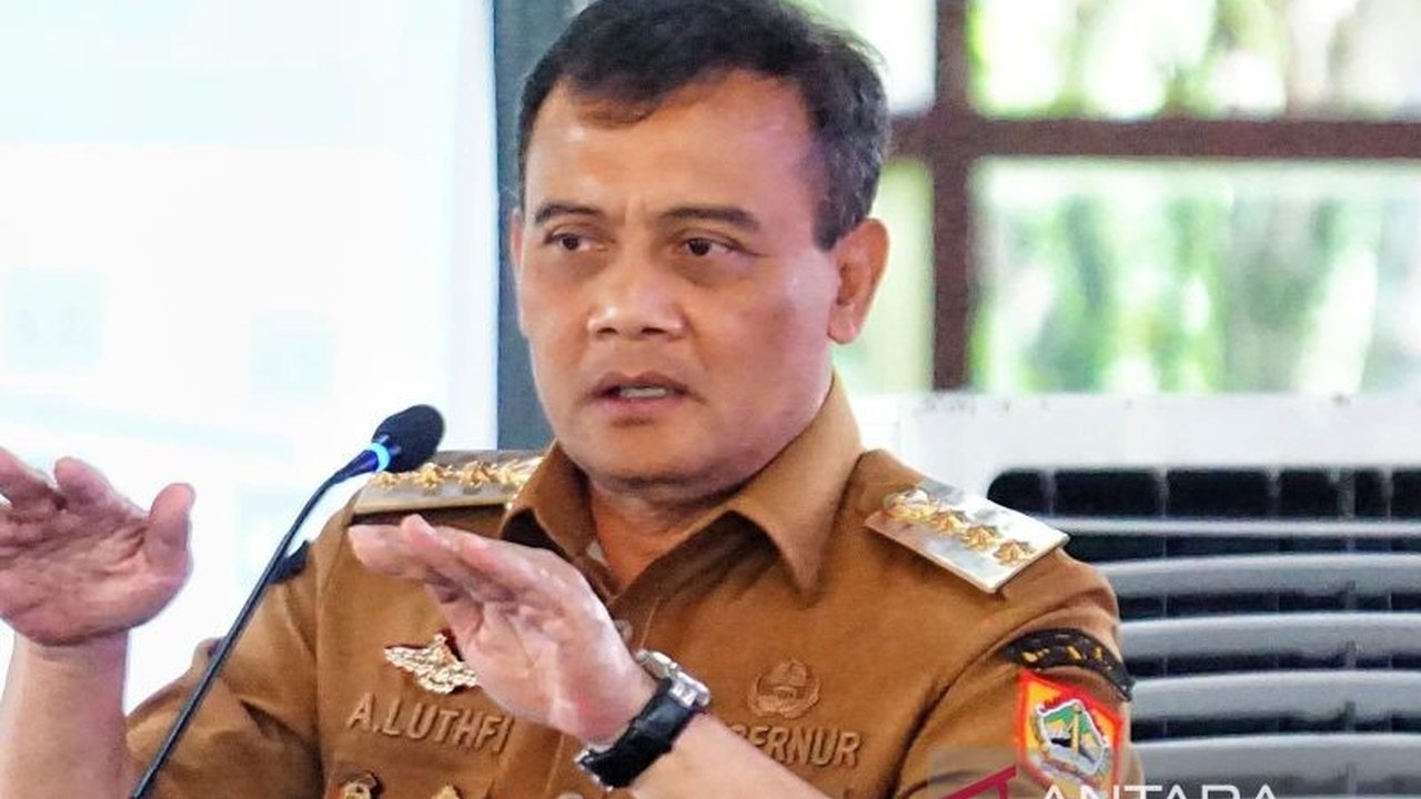 Gubernur Jawa Tengah, Ahmad Luthfi, optimistis Jateng akan swasembada pangan pada 2026, didukung infrastruktur memadai dan potensi surplus produksi.