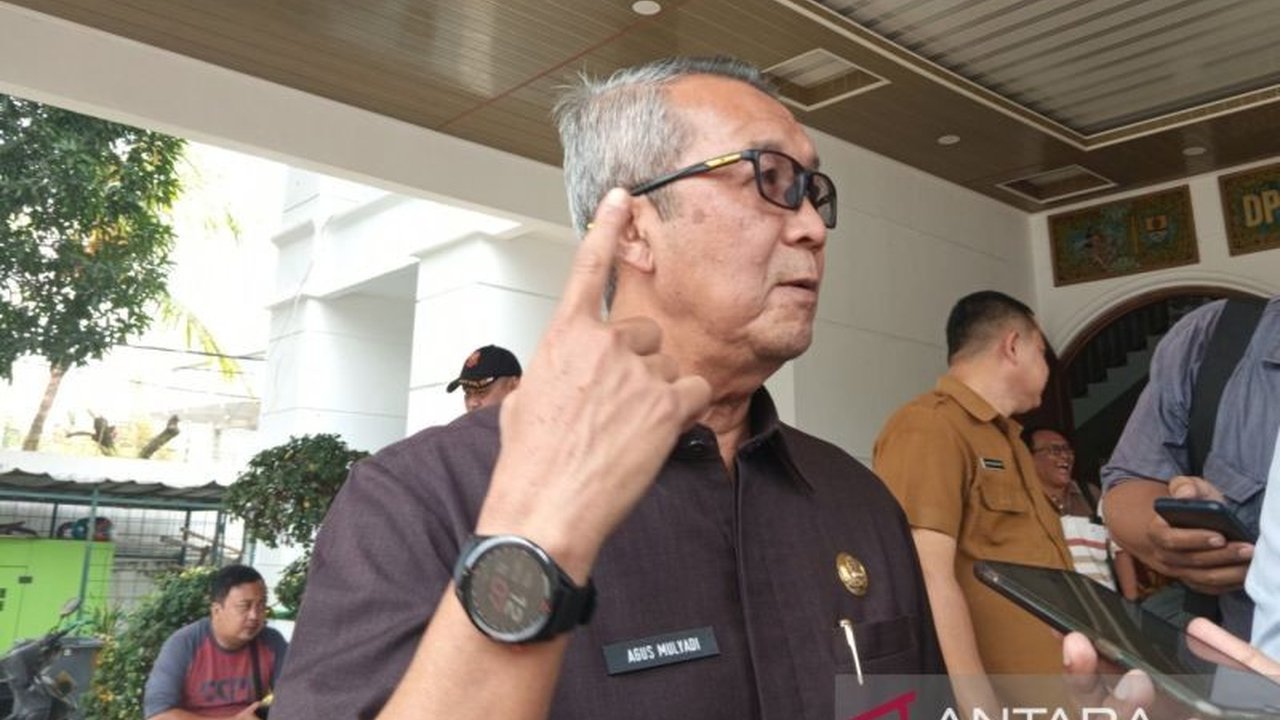 Pemerintah Kota Cirebon menyiapkan lahan dan opsi merger sekolah untuk mendukung program Sekolah Rakyat Kemensos bagi masyarakat miskin, dengan SMP Negeri 18 sebagai lokasi potensial.