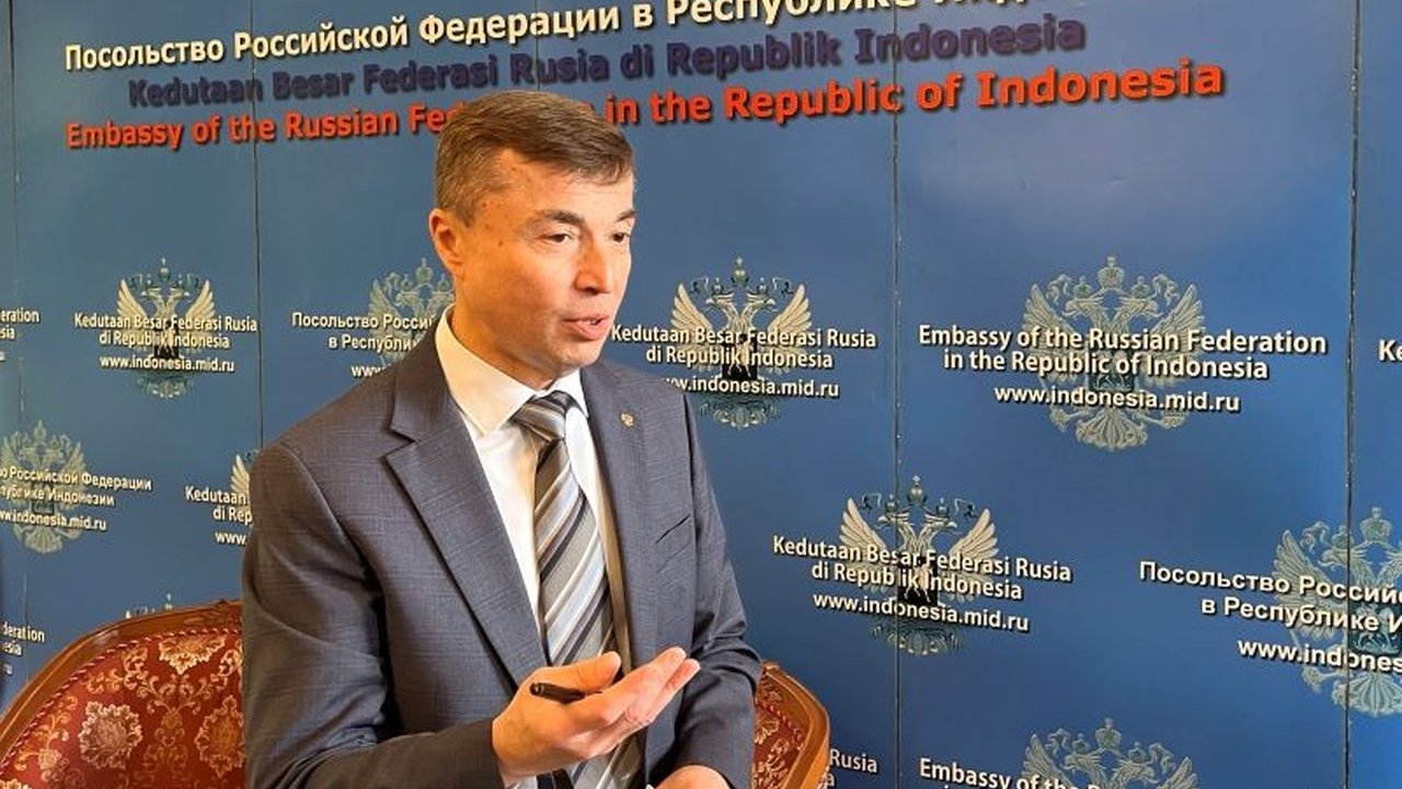 Duta Besar Rusia untuk Indonesia membantah rencana pembangunan pangkalan militer Rusia di Indonesia, menegaskan kerja sama pertahanan bilateral akan selalu mematuhi aturan dan hukum Indonesia.