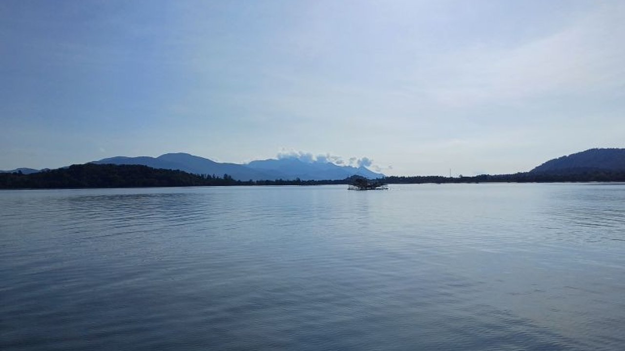 Menteri Ekonomi Kreatif mendorong pengembangan ekonomi kreatif berbasis laut di Kepri, memanfaatkan potensi besar laut hayati dan menetapkan Kepri sebagai provinsi prioritas pengembangan ekonomi kreatif.