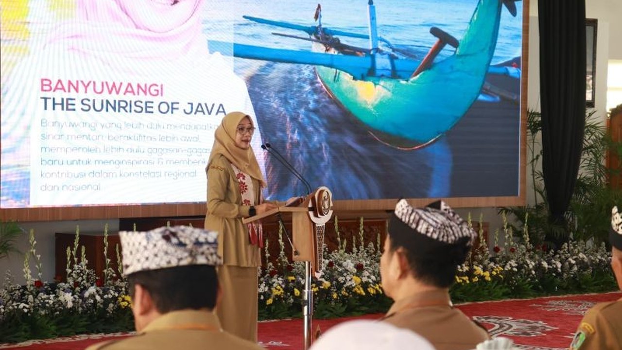 Pemkab Banyuwangi berkolaborasi dengan Bank Jatim menargetkan renovasi 959 rumah tidak layak huni (RTLH) pada 2025 untuk mengurangi angka kemiskinan dan meningkatkan kesejahteraan masyarakat.