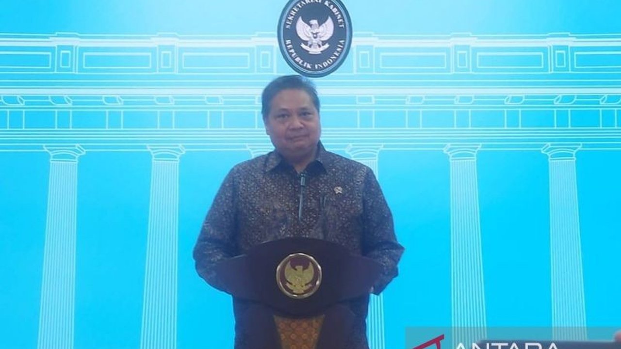 Menko Airlangga Hartarto mengumumkan rencana investasi Indorama senilai Rp34 triliun untuk proyek amonia biru di Louisiana, Amerika Serikat, sebuah langkah ekspansi signifikan perusahaan multinasional tersebut.