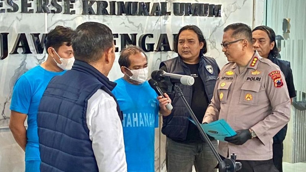Polda Jateng berhasil mengungkap sindikat pemalsuan STNK di Pemalang yang telah menjual sekitar lima mobil dengan modus menggadaikan mobil menggunakan STNK palsu.