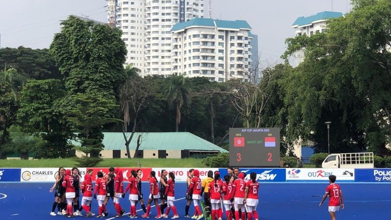 Timnas hoki putri Indonesia harus puas di peringkat keempat Piala Asia Hoki 2025 setelah kalah dramatis dari Hong Kong lewat babak shoot out dengan skor 2-3.
