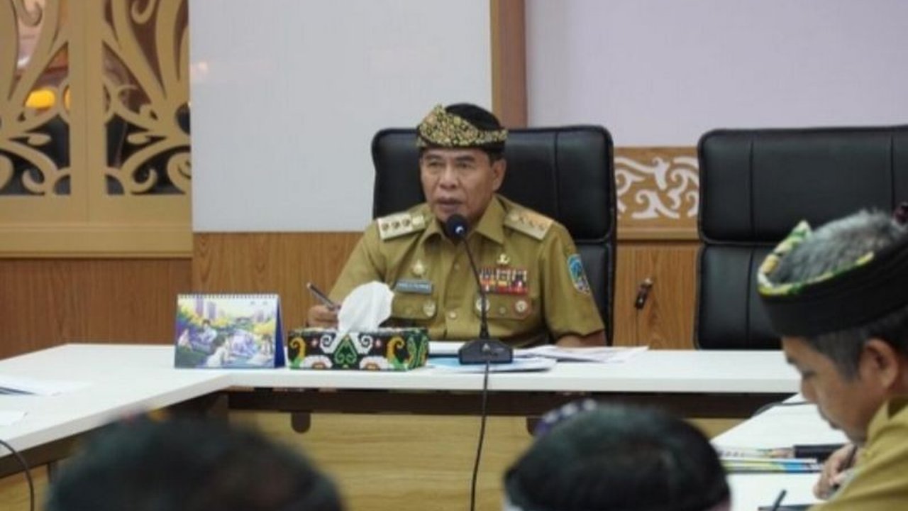 Gubernur Kaltara, Zainal Arifin Paliwang, tekankan pentingnya pembangunan infrastruktur perbatasan RI-Malaysia untuk menjaga kedaulatan dan kemandirian bangsa, serta mengatasi isolasi wilayah perbatasan.