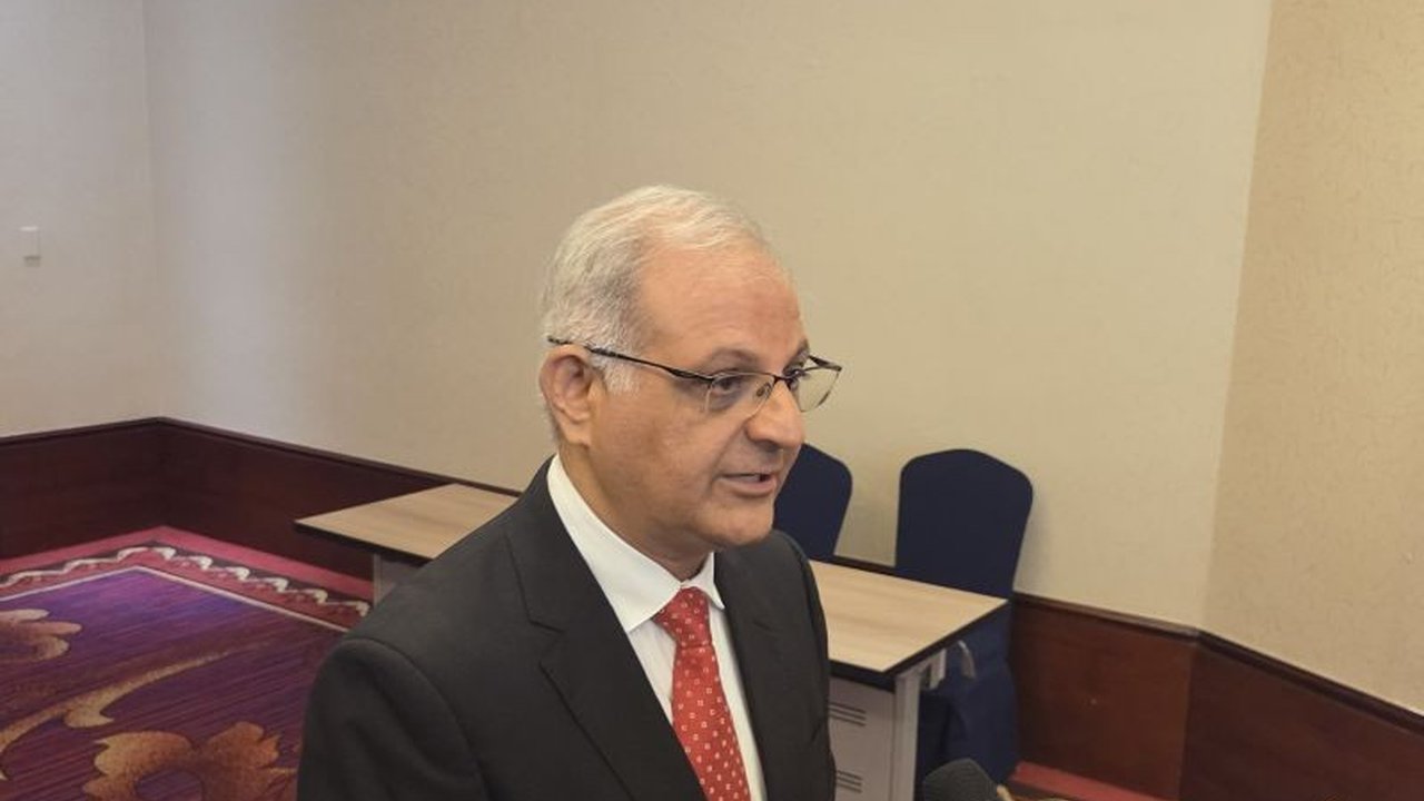 Analisis Juwai IQI dan pemerintah Indonesia terkait dampak positif keanggotaan BRICS terhadap pertumbuhan ekonomi nasional hingga 5 persen di tahun 2025.