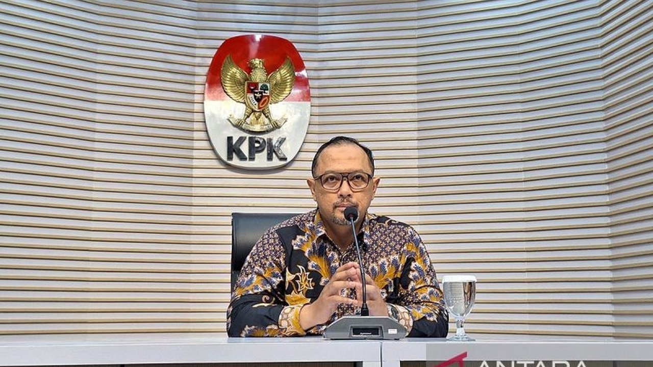 Komisi Pemberantasan Korupsi (KPK) memanggil mantan Inspektur KPU RI, Adiwijaya Bakti, dan seorang wiraswasta, Imelda, sebagai saksi dalam kasus dugaan suap Harun Masiku terkait PAW anggota DPR RI.