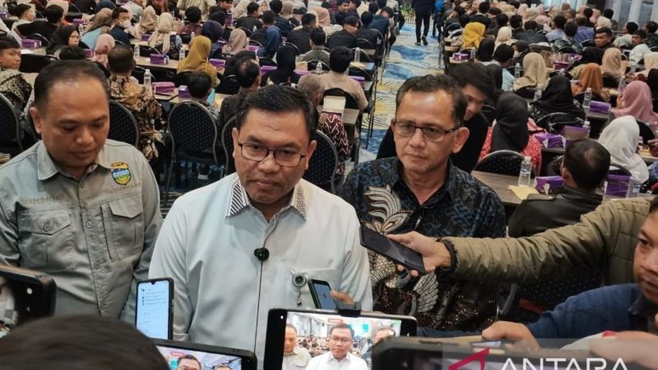 Badan Gizi Nasional (BGN) melatih 10.000 relawan SPPG di Jabodetabek dan Jawa Barat untuk meningkatkan kualitas program Makan Bergizi Gratis (MBG) dan memastikan keamanan pangan bagi 4.000 penerima manfaat setiap harinya.