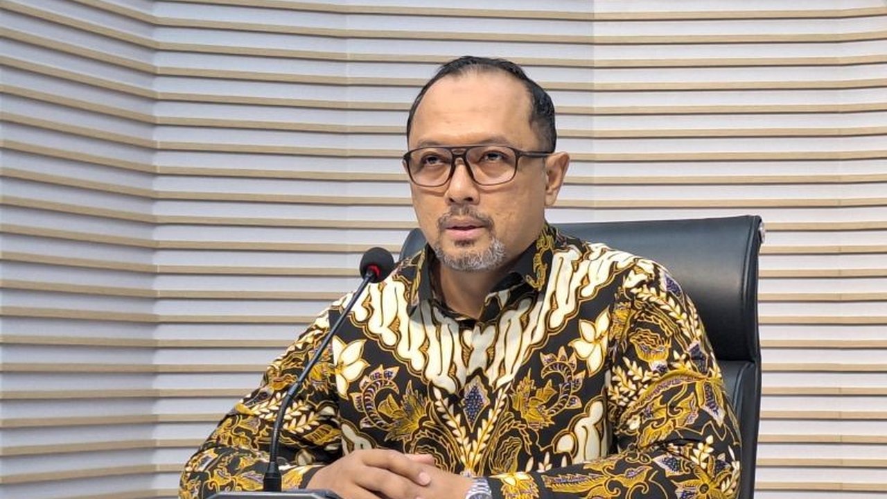 Komisi Pemberantasan Korupsi (KPK) memanggil Imam Susetyo, peneliti di Kementan, terkait kasus dugaan korupsi pengadaan fasilitas pengolahan karet tahun anggaran 2021-2023.