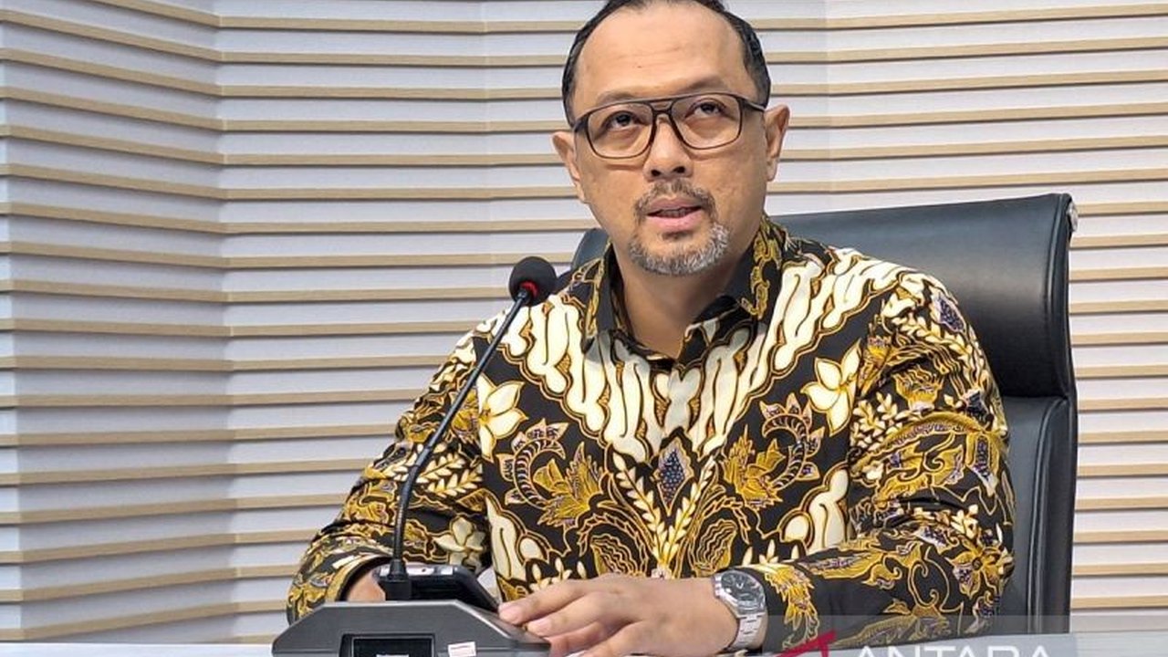 Komisi Pemberantasan Korupsi (KPK) memanggil seorang ASN Kemenhub, Risna Sutriyanto, terkait penyidikan kasus dugaan korupsi proyek kereta api di Semarang tahun 2018-2022.