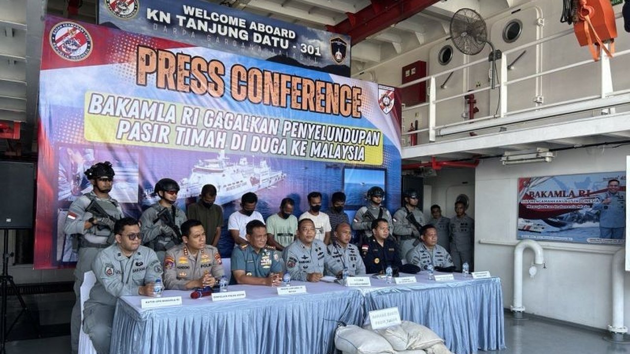Badan Keamanan Laut (Bakamla) menyerahkan kasus penyelundupan pasir timah seberat 30 ton dari Lingga ke Malaysia kepada Polair Polda Kepri untuk proses penyelidikan lebih lanjut.