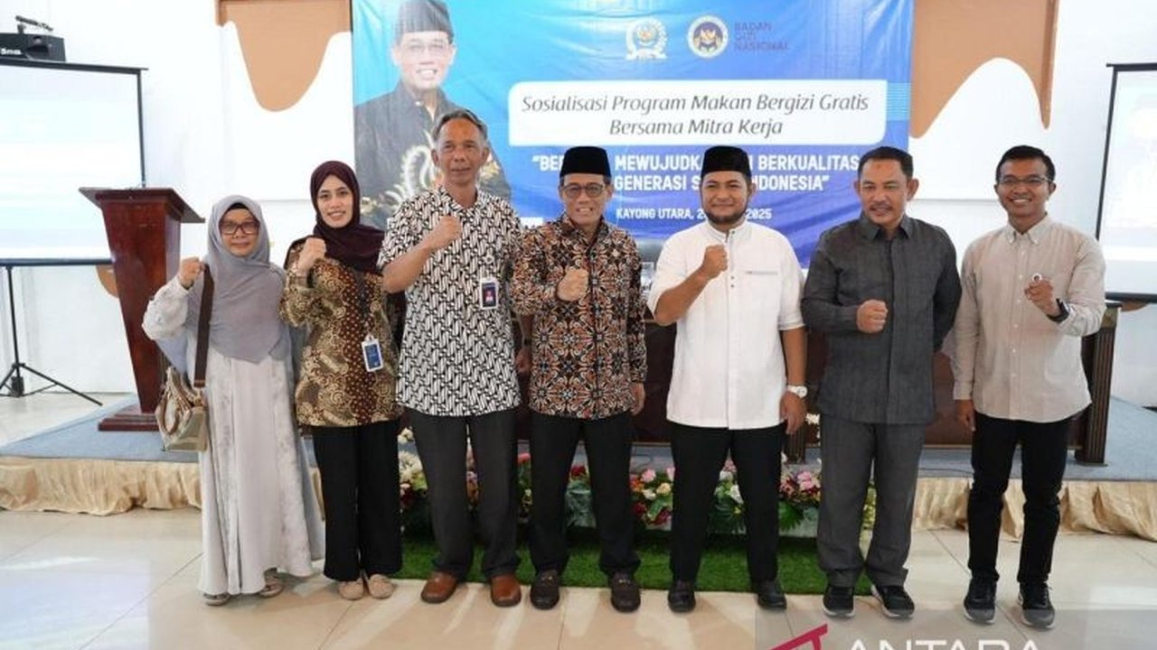 Badan Gizi Nasional (BGN) dan DPR RI gencar sosialisasikan Program Makan Bergizi Gratis (MBG) di Kayong Utara, Kalimantan Barat, untuk meningkatkan kualitas gizi masyarakat dan mencegah penyakit akibat pola makan tidak sehat.