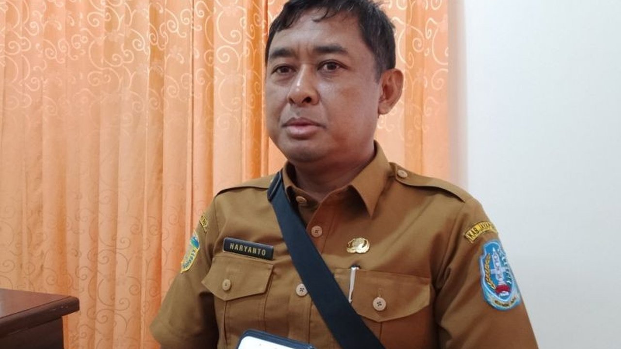 Dinas Koperasi dan UMKM Kabupaten Jayapura gencar mendampingi pelaku UMKM lokal agar naik kelas dan bersaing di pasar nasional melalui pelatihan, fasilitasi perizinan, dan akses pembiayaan.