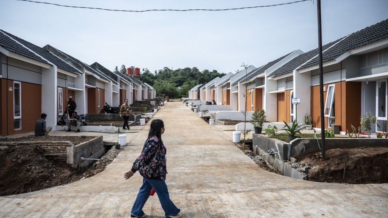 Bank BTN siap menyalurkan 30.000 unit rumah subsidi untuk tenaga kesehatan (nakes) di delapan provinsi, sebagai upaya meningkatkan kesejahteraan nakes dan mendukung program pemerintah.