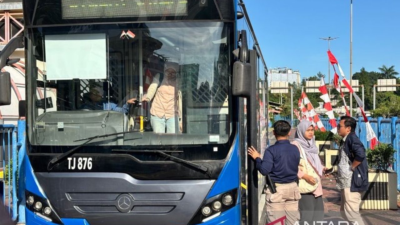 Masyarakat Transportasi Indonesia (MTI) mendesak Pemprov DKI Jakarta untuk segera menyusun masterplan transportasi Jabodetabek terintegrasi pasca-peluncuran Transjabodetabek guna optimalisasi layanan dan pembagian tanggung jawab.