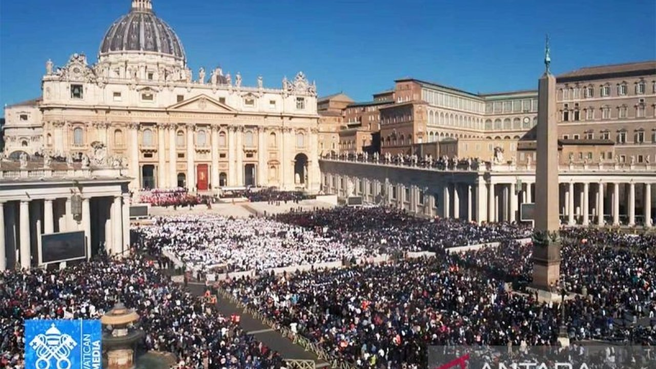Vatikan mengumumkan dimulainya konklaf pemilihan Paus baru pada 7 Mei 2025 di Kapel Sistina, menyusul wafatnya Paus Fransiskus pada Paskah lalu.