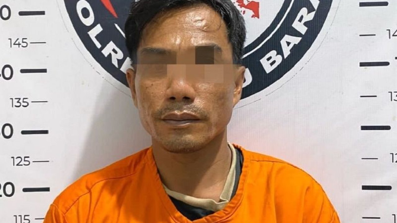 Satresnarkoba Polres Batu Bara mengungkap peredaran 1.897 gram sabu dan menangkap seorang pria di perkebunan sawit Desa Gambus Laut, Batu Bara, Sumatera Utara.