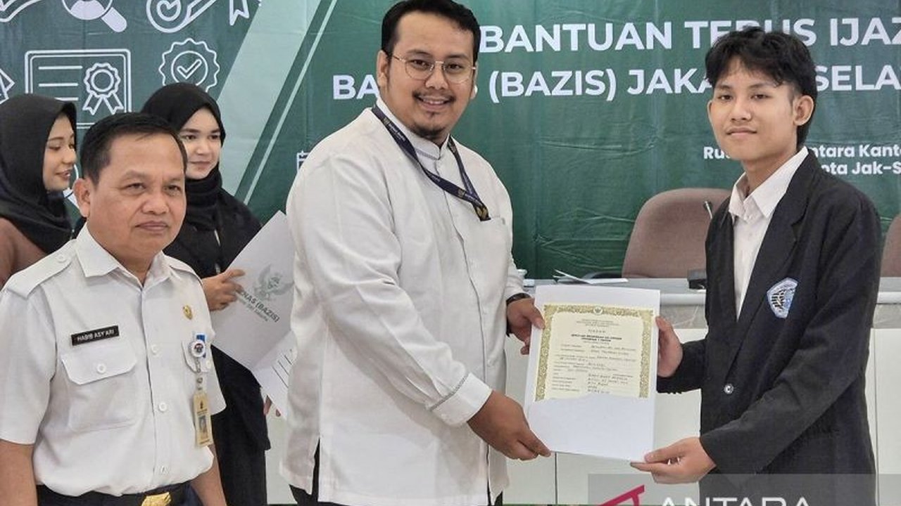 Pemerintah Provinsi DKI Jakarta akan menyerahkan ijazah tahap kedua program pemutihan ijazah pada 2 Mei 2024, bertepatan dengan Hari Pendidikan Nasional.